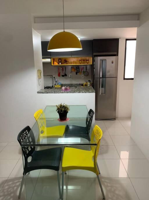 Apartamento Apto Q/s A 100m Da Maceió