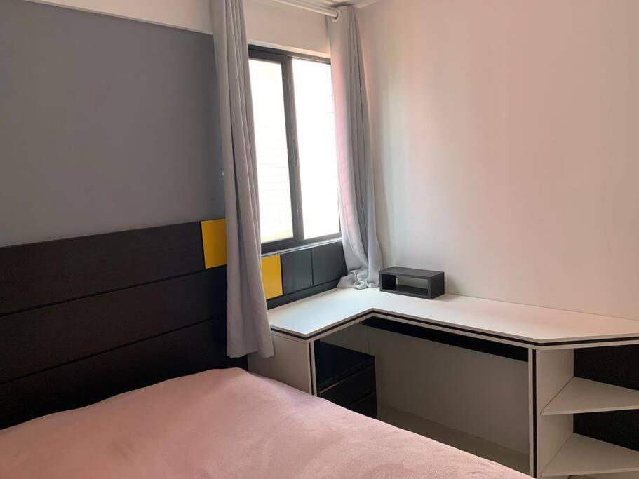 Apartamento Apto Q/s A 100m Da *